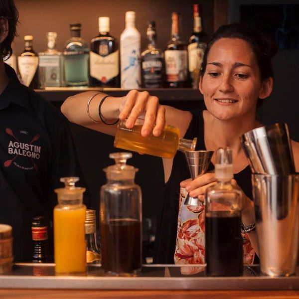 ABB Academia de Bartenders por Agustín Balegno