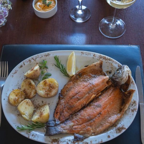 Confluencia Traful Restaurante